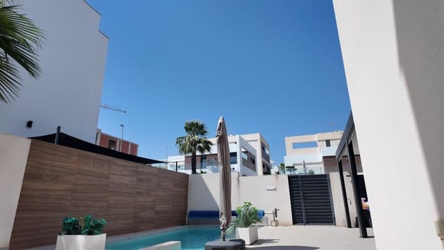 4 bedroom Bungalow for sale in Benijófar with pool garage - € 479,000 (Ref: 10098455)
