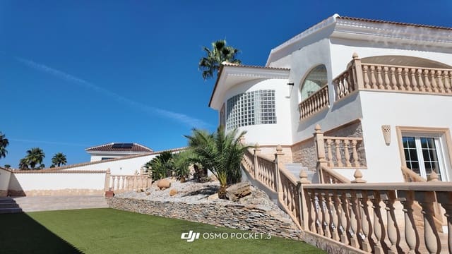 Chalet de 5 habitaciones en Doña Pepa, Rojales en venta con piscina garaje - 695.000 € (Ref: 10148868)