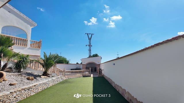 Chalet de 5 habitaciones en Doña Pepa, Rojales en venta con piscina garaje - 695.000 € (Ref: 10148868)