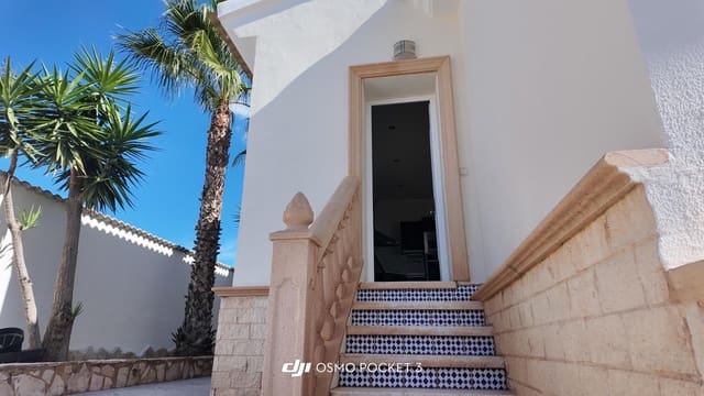 Chalet de 5 habitaciones en Doña Pepa, Rojales en venta con piscina garaje - 695.000 € (Ref: 10148868)