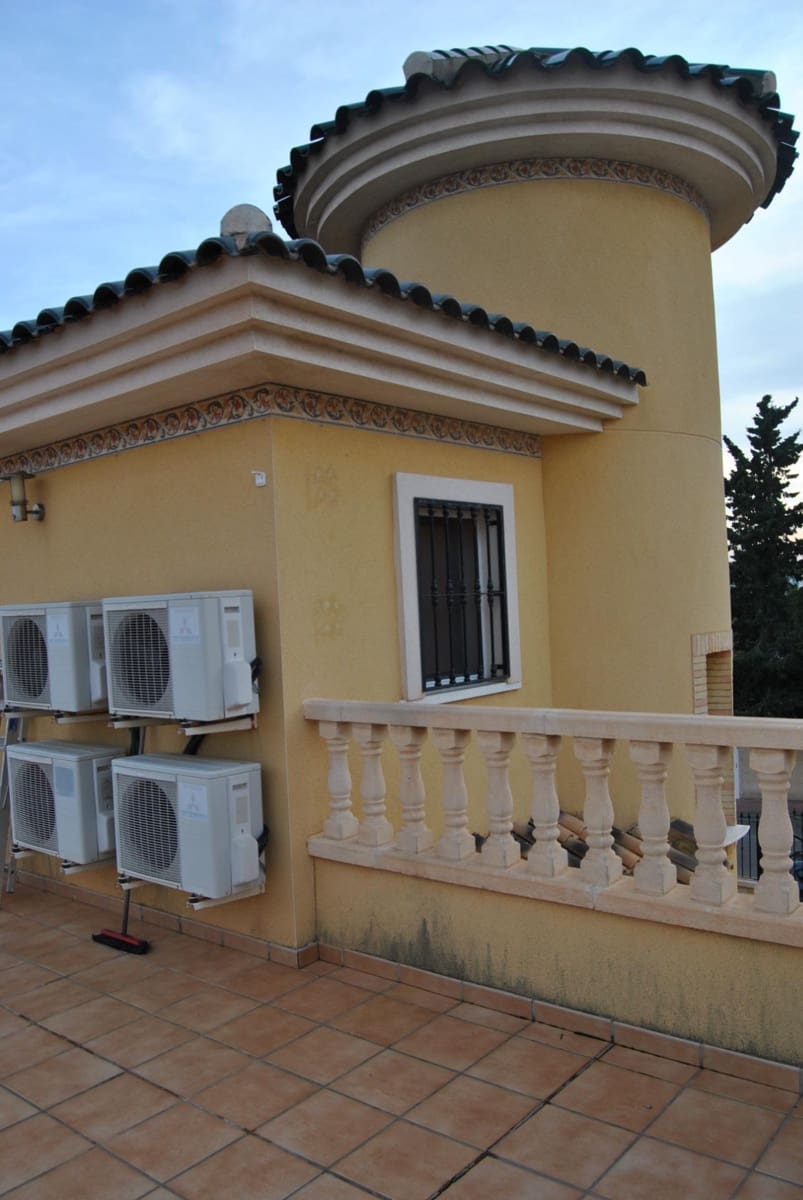 4 quarto Moradia para venda em Orihuela Costa com garagem - 409 000 € (Ref: 9530982)