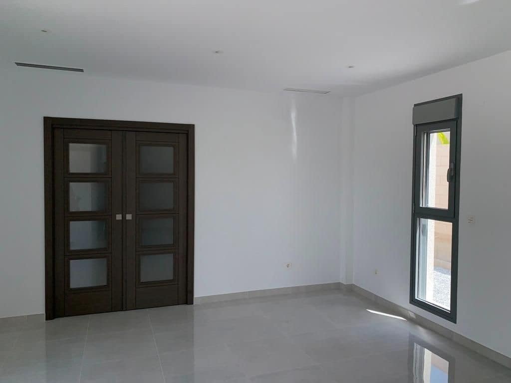 4 Zimmer Villa zu verkaufen in Pinoso mit Pool - 436.000 € (Ref: 9531313)