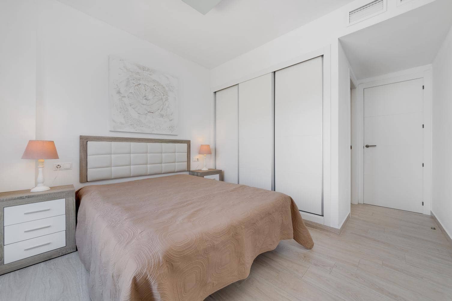 2 quarto Apartamento para venda em Torrevieja com piscina - 259 000 € (Ref: 9531359)