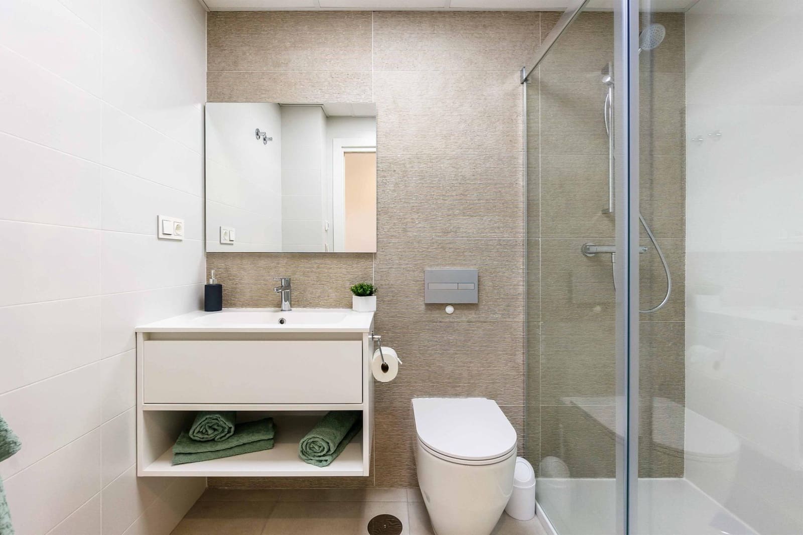 2 makuuhuone Huoneisto myytävänä paikassa Playa Flamenca mukana uima-altaan 
autotalli - 289 000 € (Ref: 9531965)