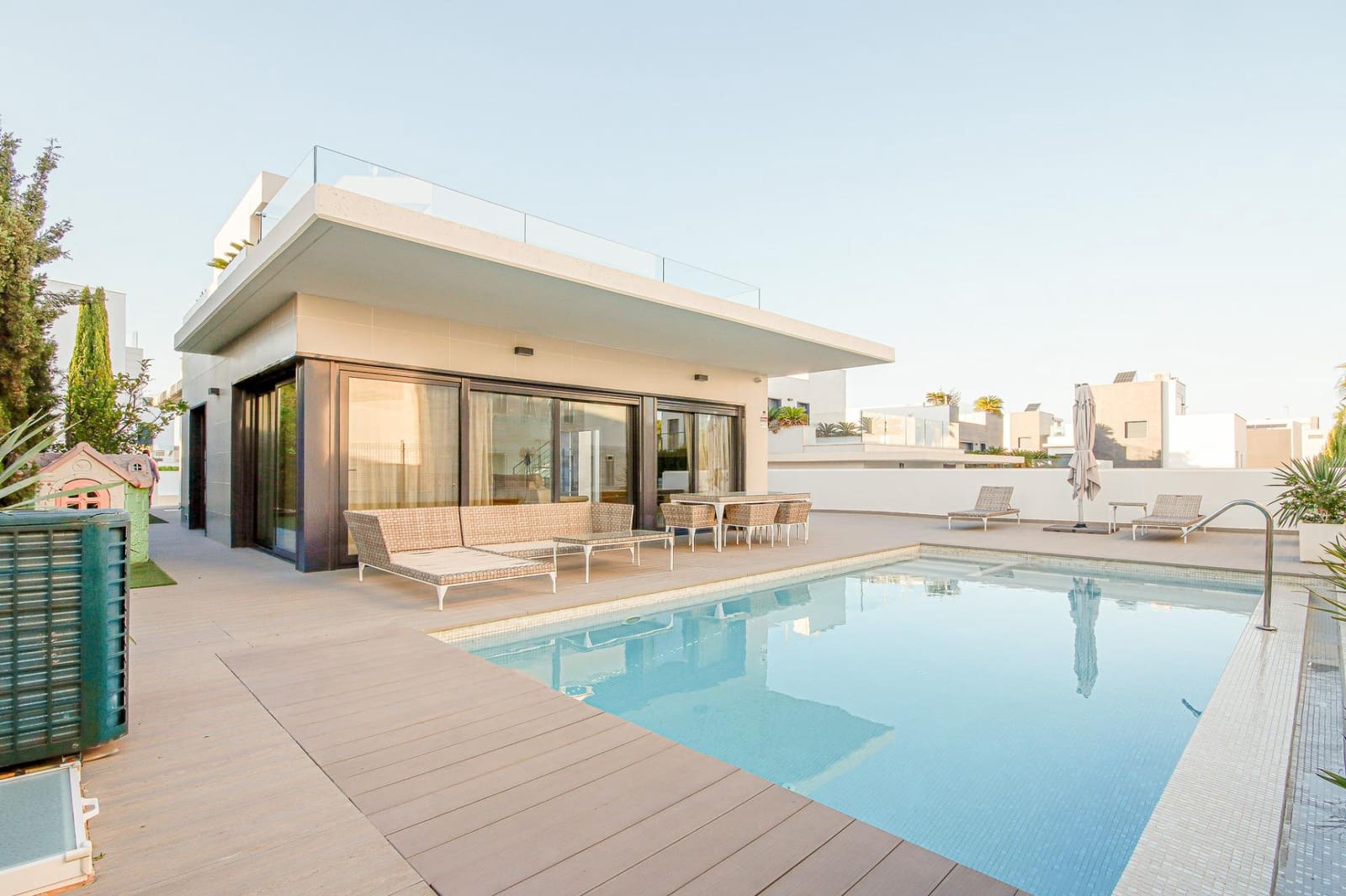 4 quarto Moradia para venda em Campoamor com piscina - 895 000 € (Ref: 9531967)