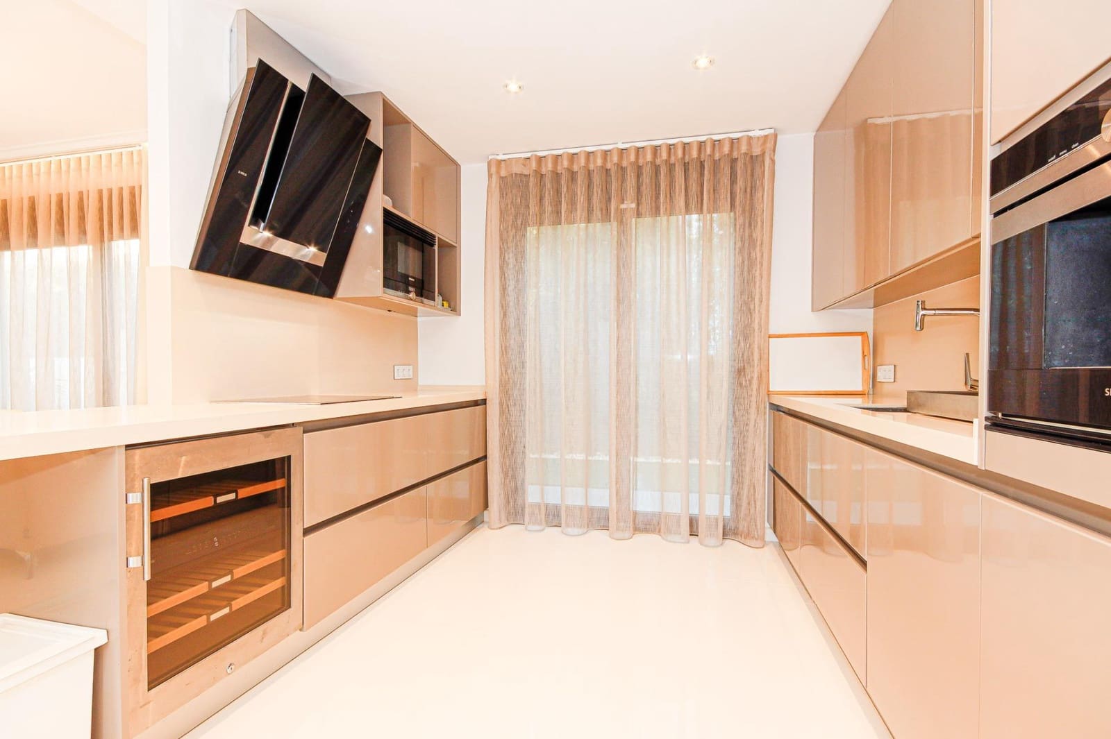 4 quarto Moradia para venda em Campoamor com piscina - 895 000 € (Ref: 9531967)