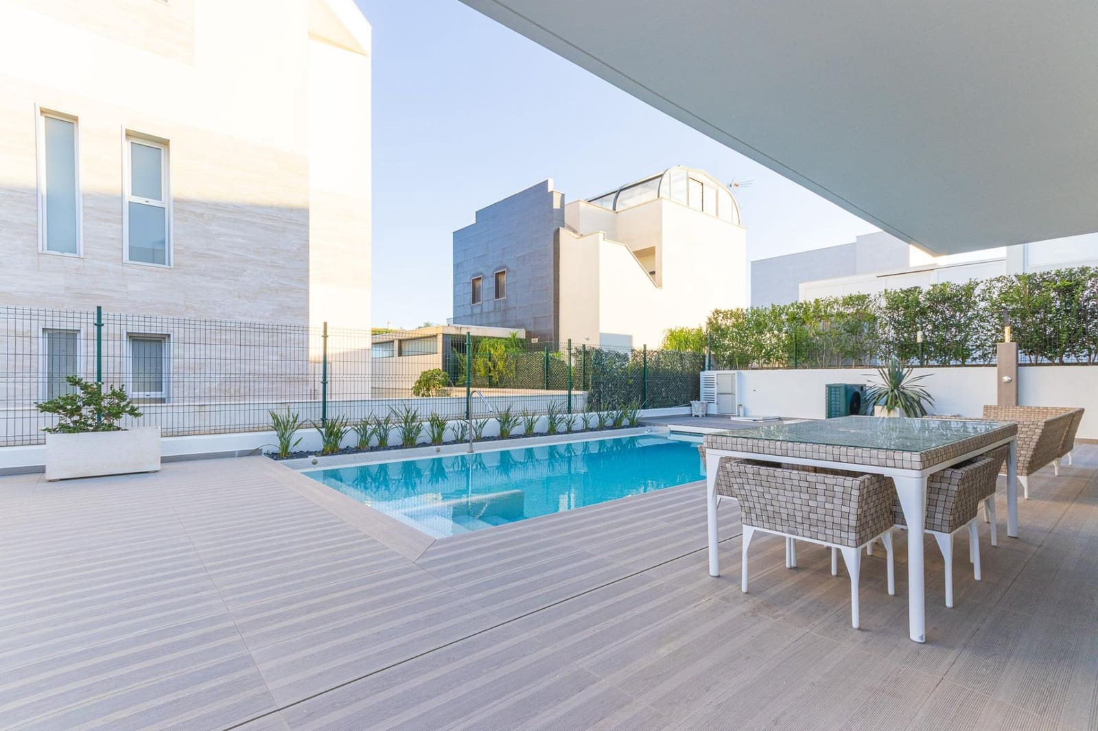 4 quarto Moradia para venda em Campoamor com piscina - 895 000 € (Ref: 9531967)