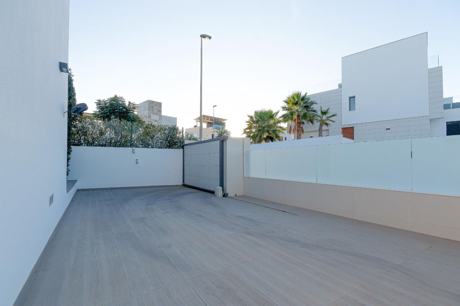 4 quarto Moradia para venda em Campoamor com piscina - 895 000 € (Ref: 9531967)