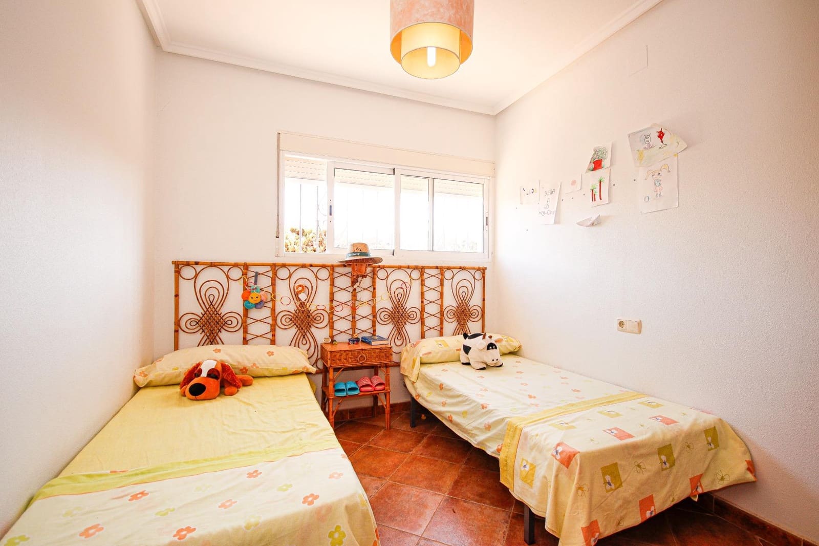 3 makuuhuone Huvila myytävänä paikassa Torrevieja mukana uima-altaan 
autotalli - 510 000 € (Ref: 9608068)