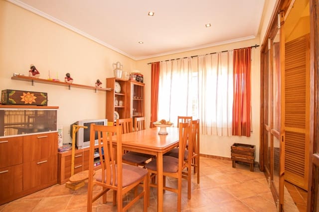 3 makuuhuone Huvila myytävänä paikassa Los Frutales, Torrevieja mukana uima-altaan 
autotalli - 510 000 € (Ref: 9608068)