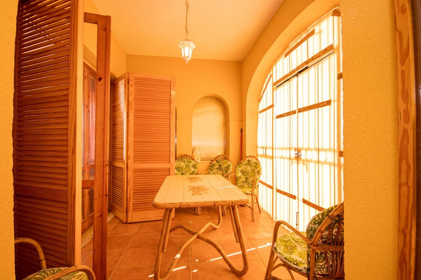 3 makuuhuone Huvila myytävänä paikassa Torrevieja mukana uima-altaan 
autotalli - 510 000 € (Ref: 9608068)