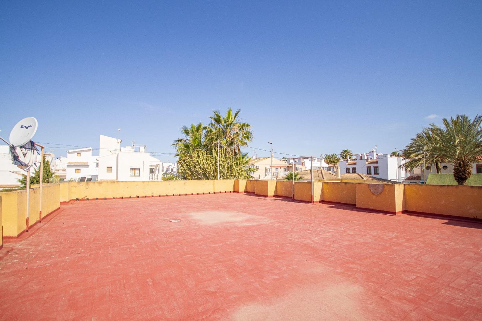 3 makuuhuone Huvila myytävänä paikassa Torrevieja mukana uima-altaan 
autotalli - 510 000 € (Ref: 9608068)