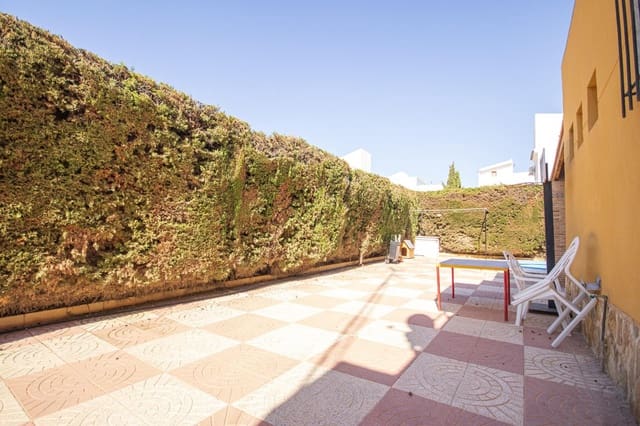 3 makuuhuone Huvila myytävänä paikassa Los Frutales, Torrevieja mukana uima-altaan 
autotalli - 510 000 € (Ref: 9608068)