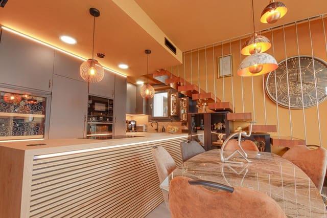 3 makuuhuone Huvila myytävänä paikassa Lomas de Cabo Roig - Los Dolses, Orihuela mukana uima-altaan 
autotalli - 574 500 € (Ref: 9608070)