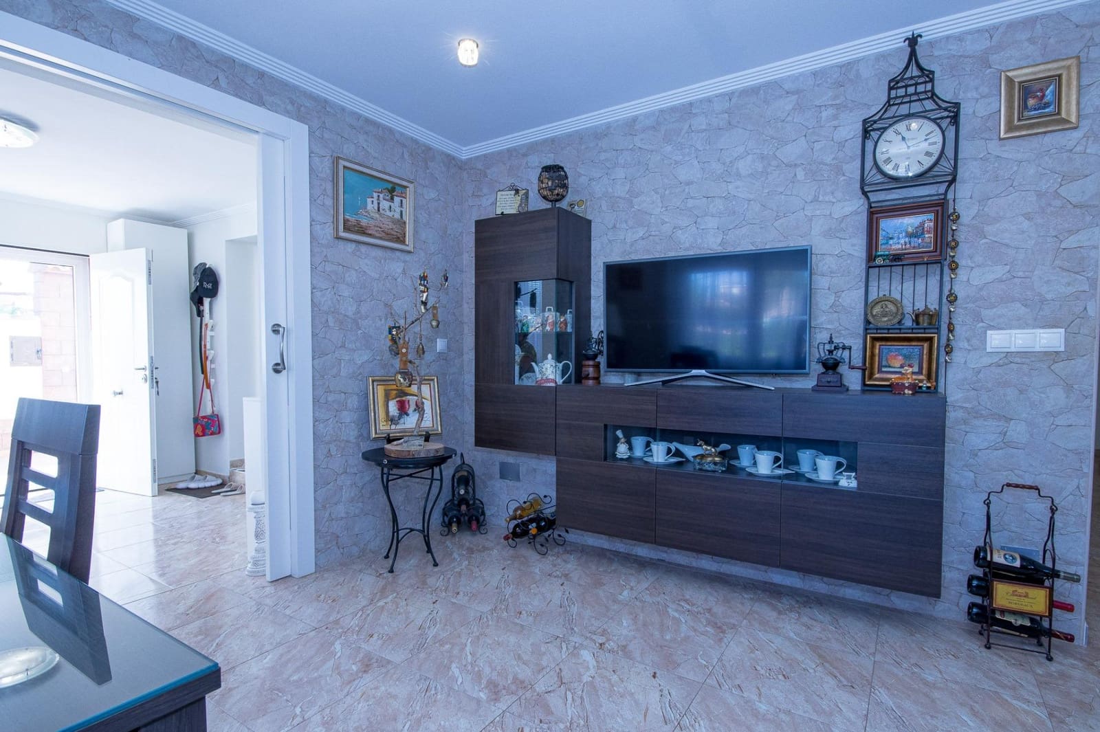 6 makuuhuone Huvila myytävänä paikassa Torrevieja mukana uima-altaan 
autotalli - 930 000 € (Ref: 9615464)