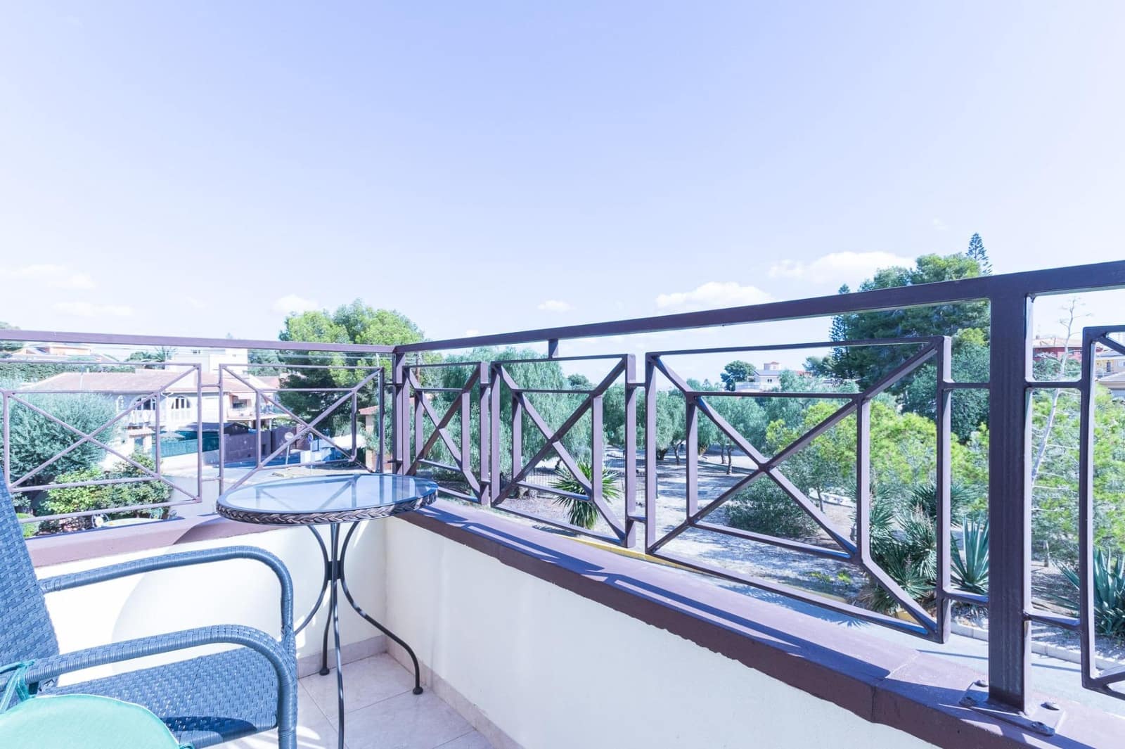 6 makuuhuone Huvila myytävänä paikassa Torrevieja mukana uima-altaan 
autotalli - 930 000 € (Ref: 9615464)