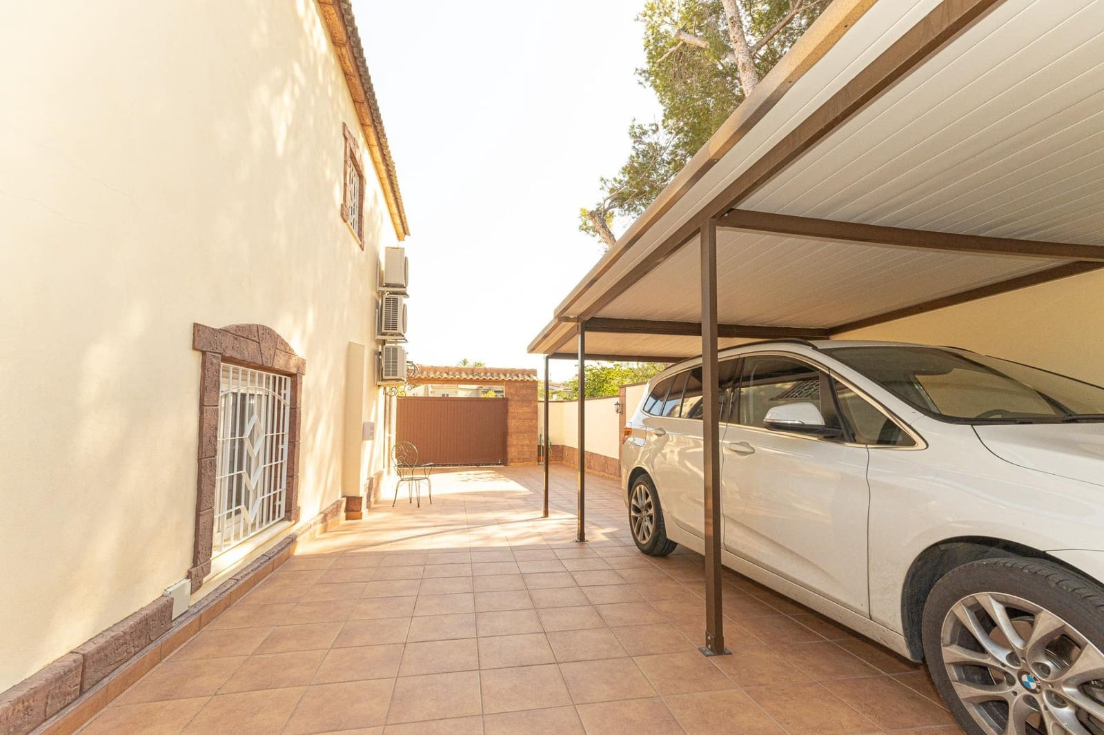 6 makuuhuone Huvila myytävänä paikassa Torrevieja mukana uima-altaan 
autotalli - 930 000 € (Ref: 9615464)