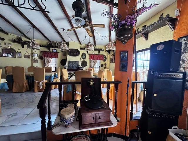 5 soveværelse Virksomhed til salg i Playa del Cura, Torrevieja med garage - € 499.900 (Ref: 9615465)