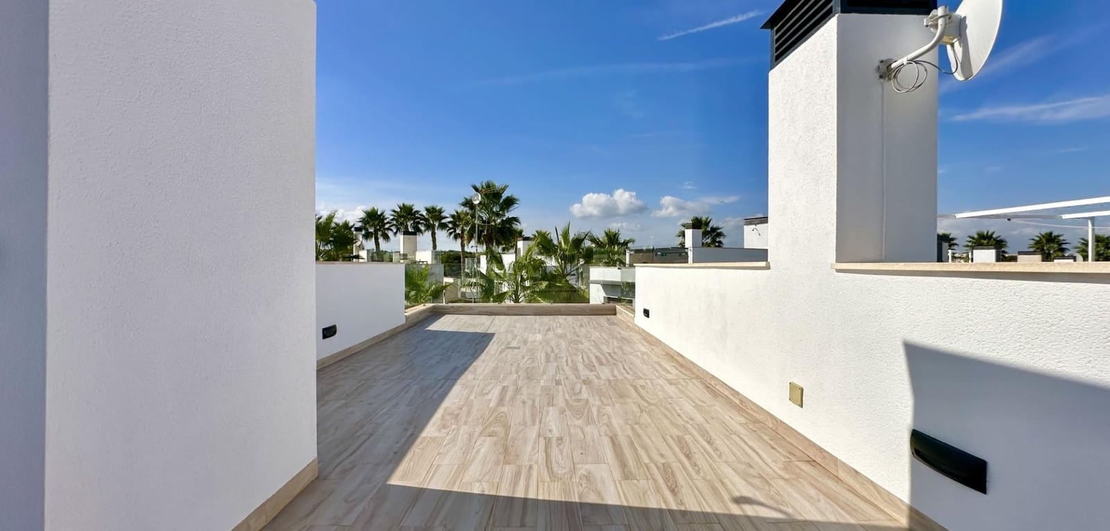 Chalet de 3 habitaciones en Orihuela Costa en venta con piscina - 449.950 € (Ref: 9747937)