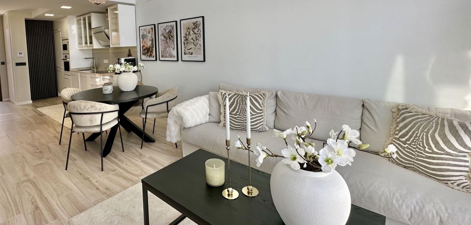 Chalet de 3 habitaciones en Orihuela Costa en venta con piscina - 449.950 € (Ref: 9747937)