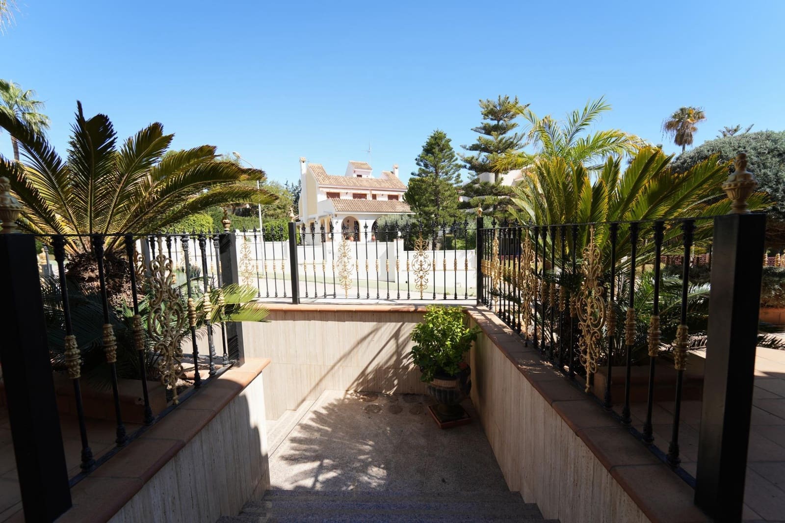 8 quarto Moradia para venda em Campoamor com piscina - 1 500 000 € (Ref: 9747965)