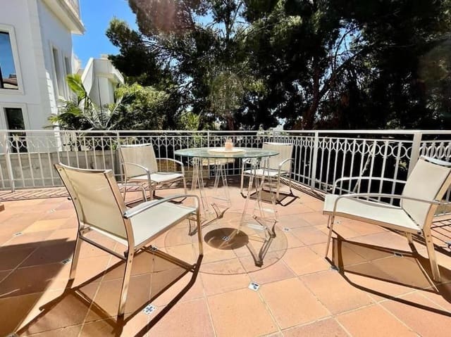 4 soveværelse Villa til salg i Campoamor, Orihuela med swimmingpool - € 850.000 (Ref: 9747976)