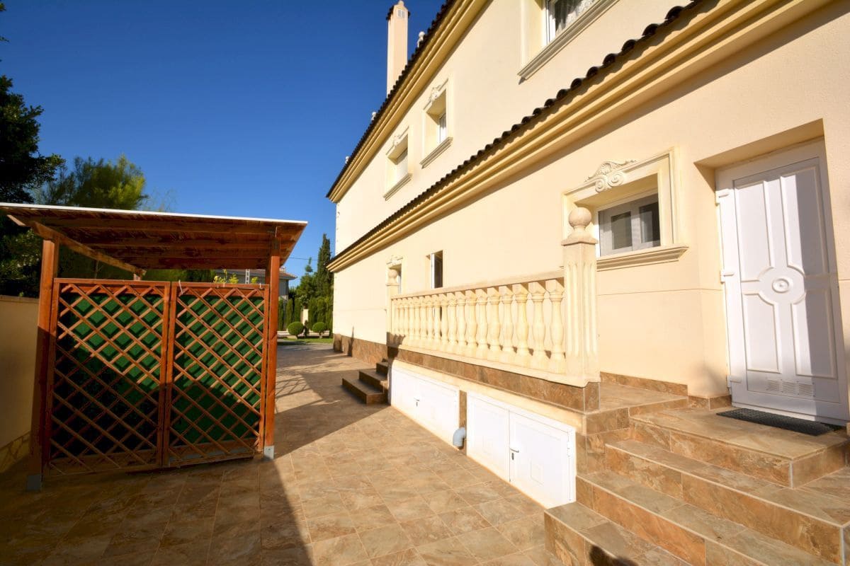 9 quarto Moradia para venda em Cabo Roig com piscina garagem - 1 800 000 € (Ref: 9747993)