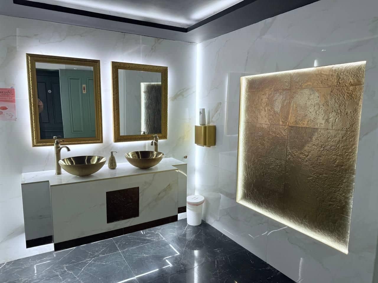 Commerciale in vendita in Cabo Roig - 449.900 € (Rif: 9748015)