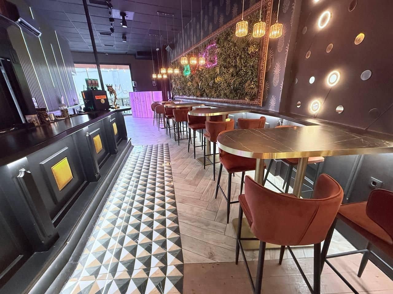 Commerciale in vendita in Cabo Roig - 449.900 € (Rif: 9748015)