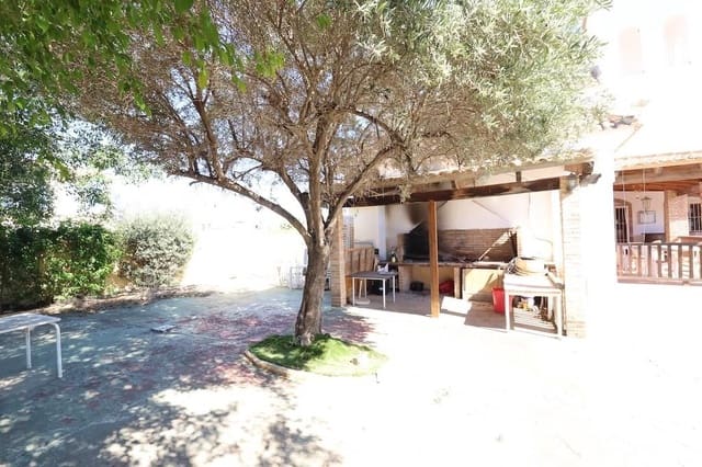 4 bedroom Commercial for sale in Lomas de Cabo Roig - Los Dolses, Orihuela with garage - € 750,000 (Ref: 9748024)