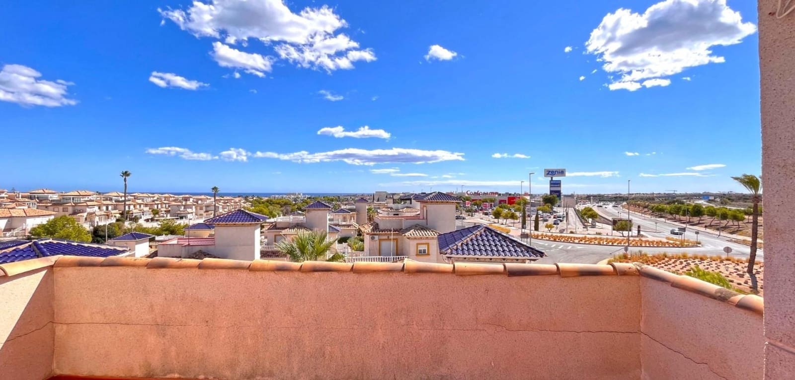 Chalet de 4 habitaciones en Playa Flamenca en venta con piscina - 399.990 € (Ref: 9748027)