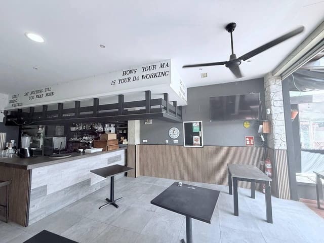 Erhverv til salg i Cabo Roig, Orihuela - € 190.000 (Ref: 9748039)