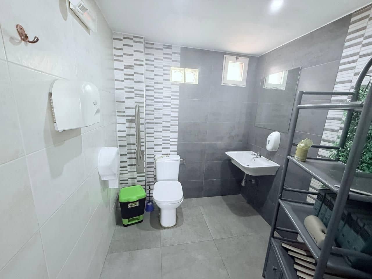 Erhverv til salg i Cabo Roig - € 190.000 (Ref: 9748039)