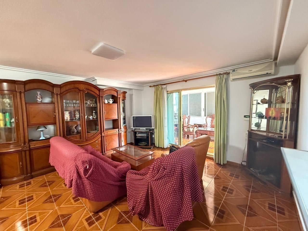 3 makuuhuone Huoneisto myytävänä paikassa Orihuela Costa mukana uima-altaan - 214 000 € (Ref: 9748041)