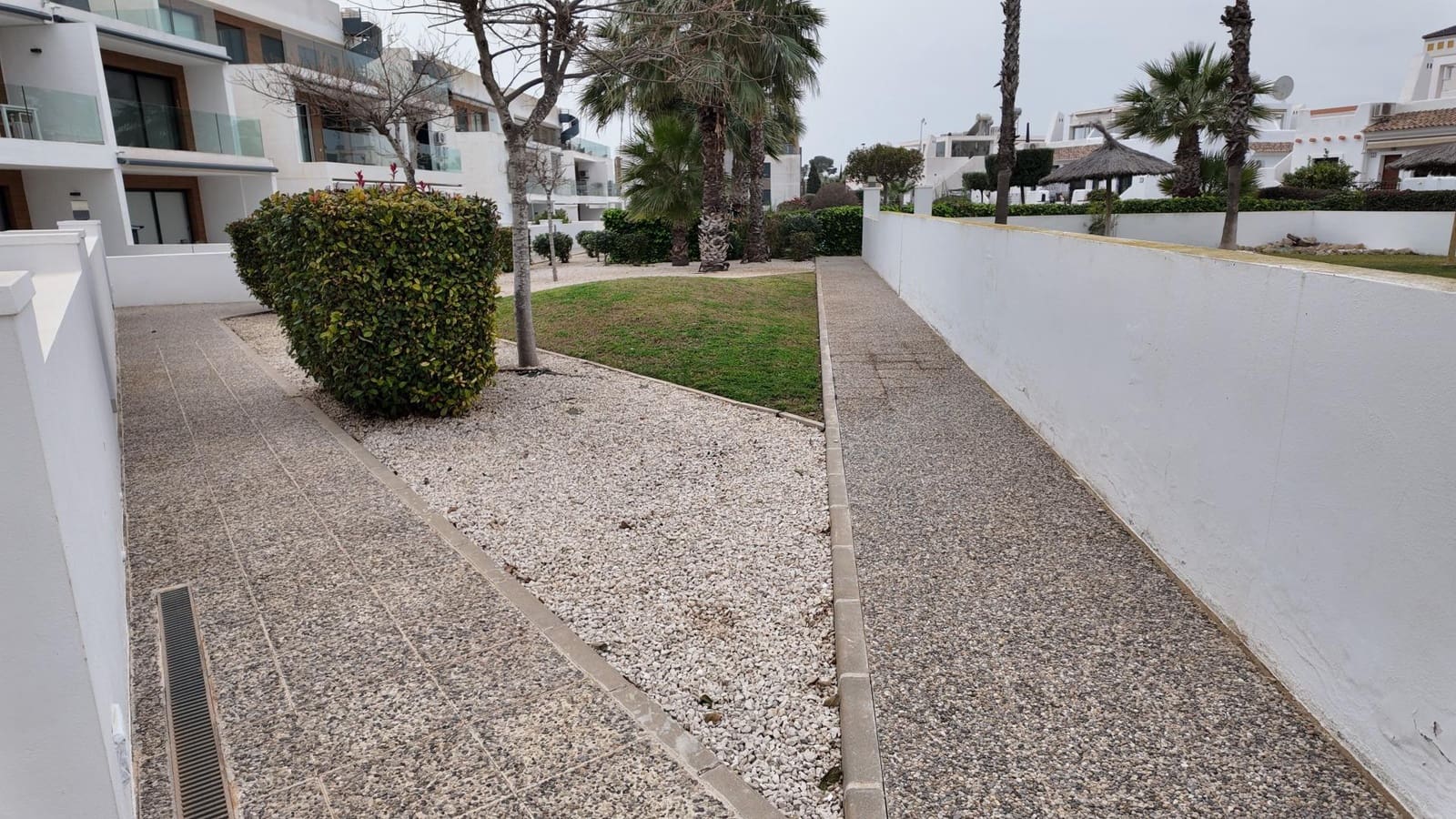 2 slaapkamer Appartement te koop in Orihuela Costa met zwembad - € 232.900 (Ref: 9811931)