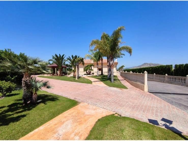 5 Zimmer Villa zu verkaufen in Aspe mit Pool Garage - 850.000 € (Ref: 9843403)