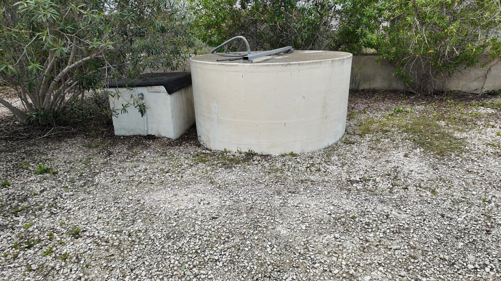 4 bedroom Finca/Country House for sale in La Hoya with pool garage - € 250,000 (Ref: 9843405)