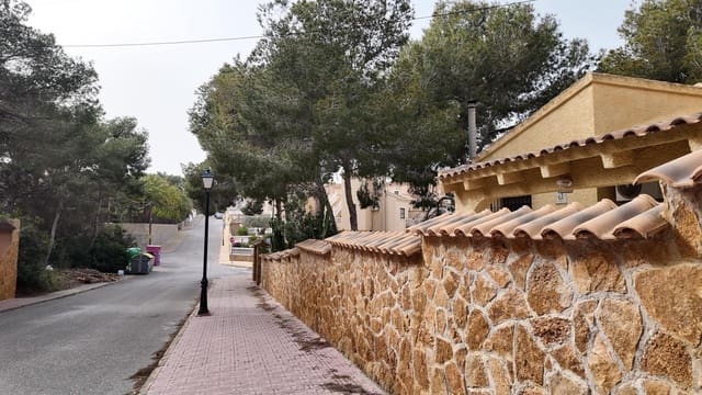 6 bedroom Villa for sale in Lomas de Campoamor - Las Ramblas, Orihuela with pool garage - € 450,000 (Ref: 9876439)