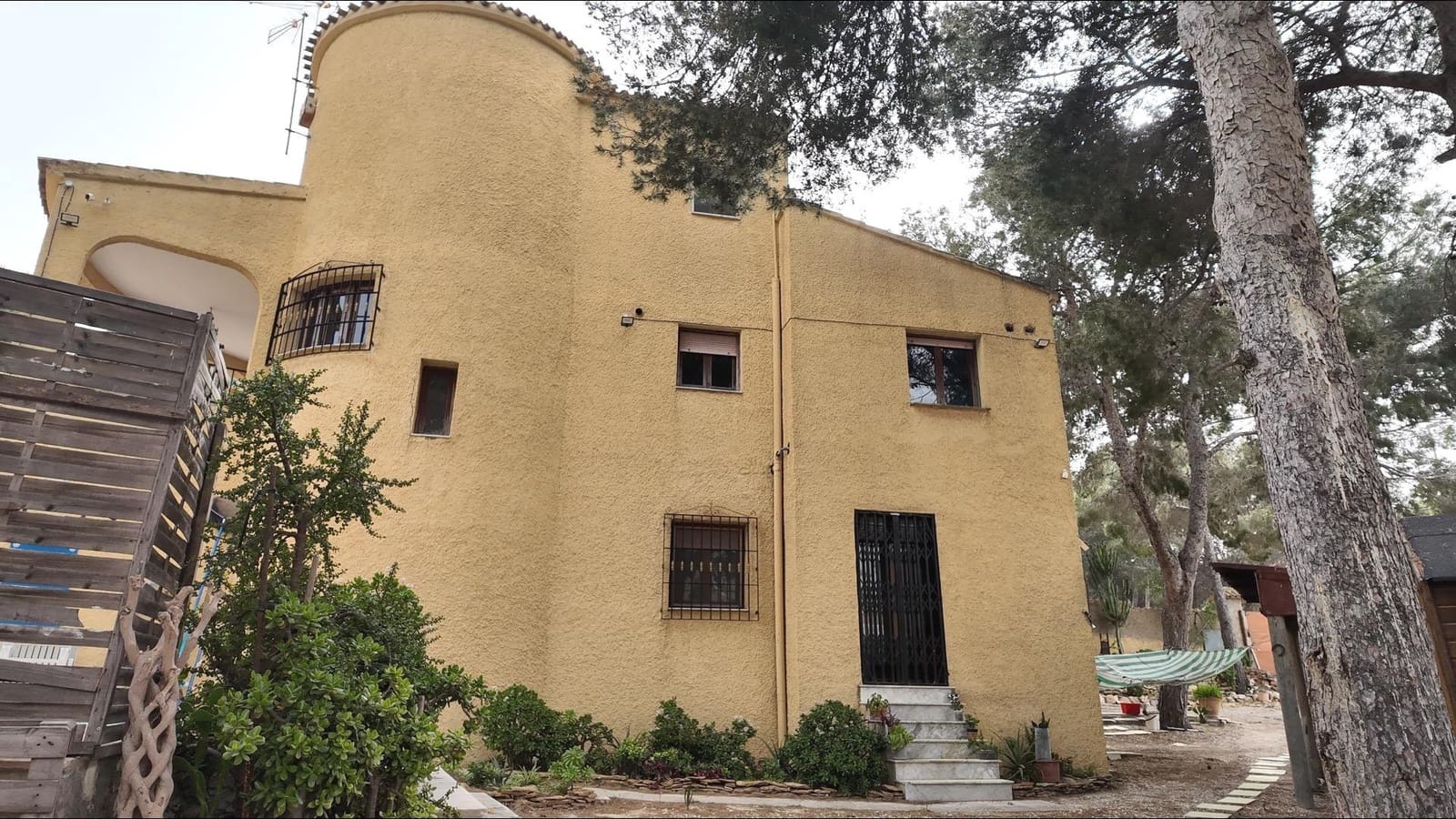 6 bedroom Villa for sale in Orihuela Costa with pool garage - € 450,000 (Ref: 9876439)