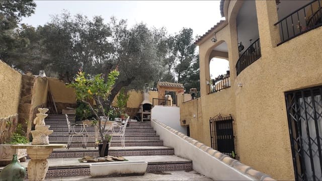 6 bedroom Villa for sale in Lomas de Campoamor - Las Ramblas, Orihuela with pool garage - € 450,000 (Ref: 9876439)