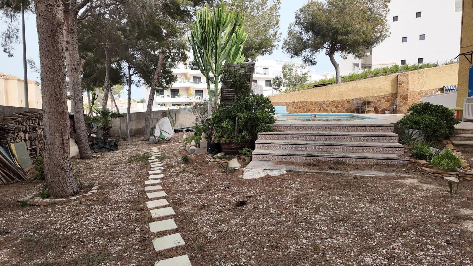 6 bedroom Villa for sale in Orihuela Costa with pool garage - € 450,000 (Ref: 9876439)