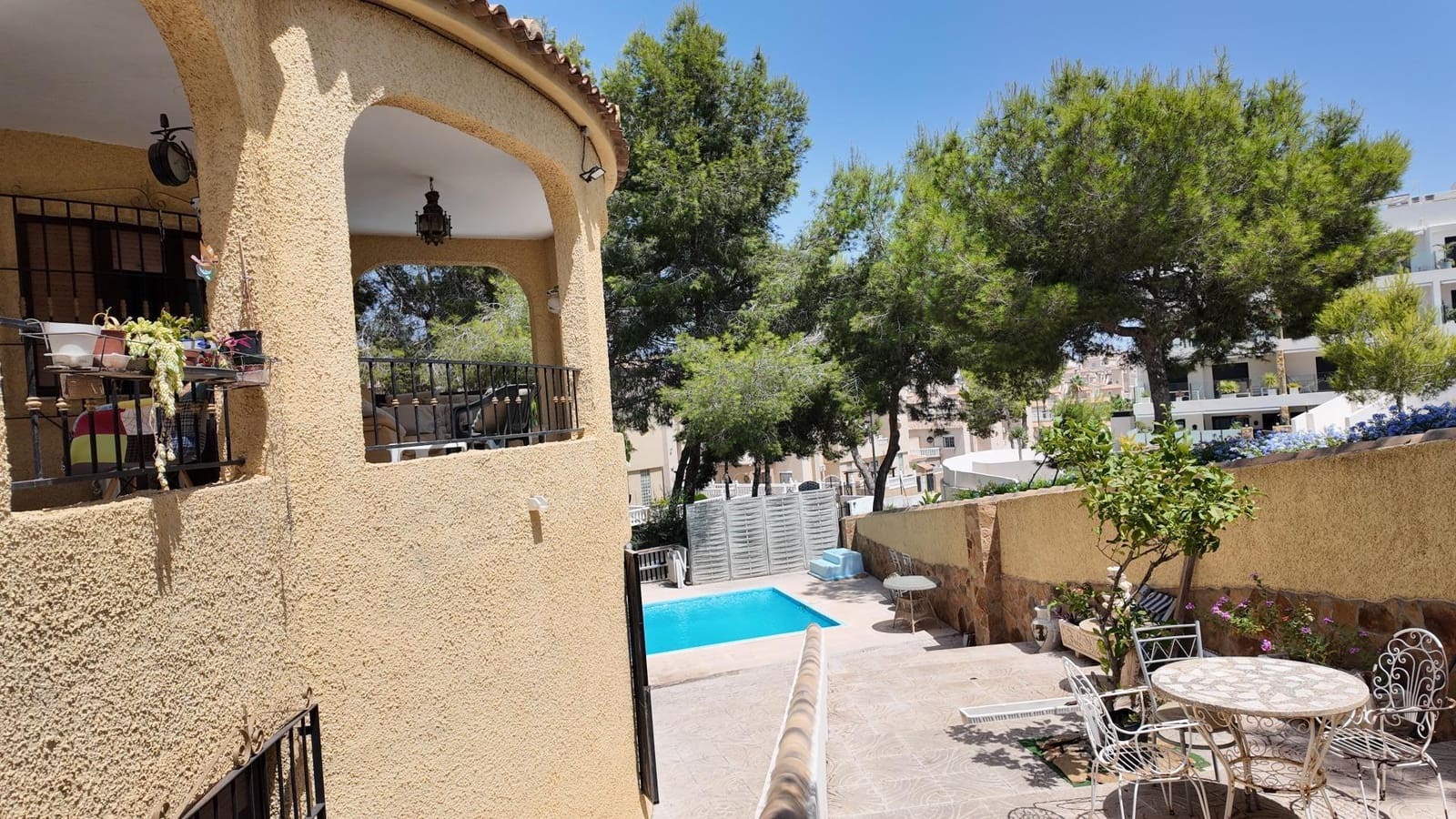 6 bedroom Villa for sale in Orihuela Costa with pool garage - € 450,000 (Ref: 9876439)