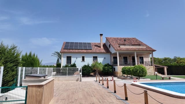 Chalet de 6 habitaciones en San Isidro en venta con piscina garaje - 720.000 € (Ref: 9927405)