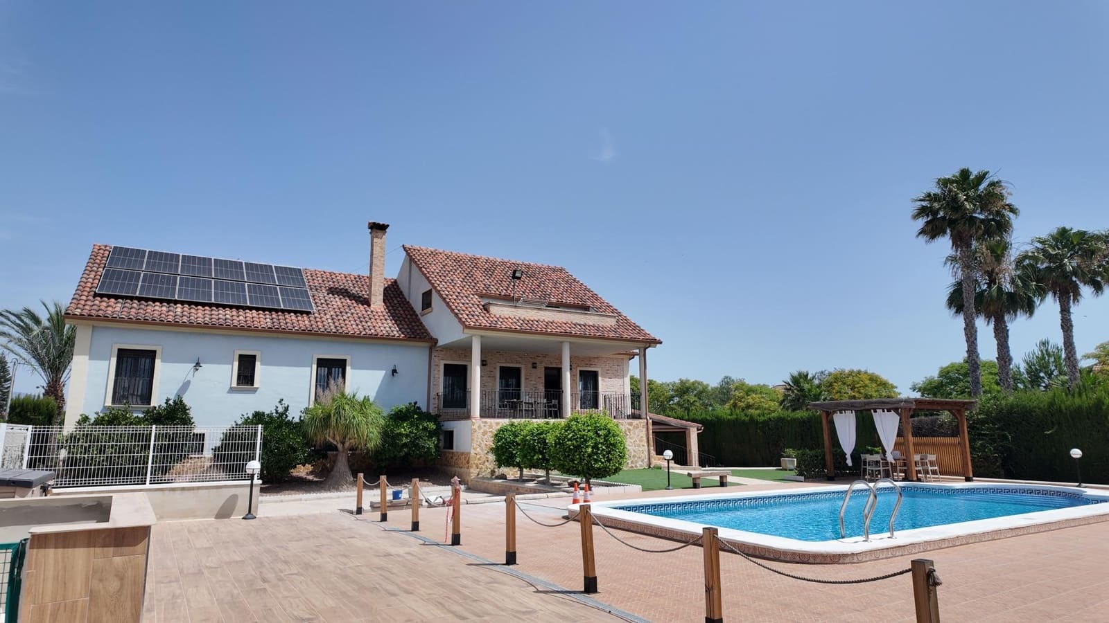 Chalet de 6 habitaciones en San Isidro en venta con piscina garaje - 720.000 € (Ref: 9927405)