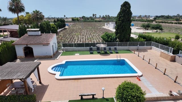Chalet de 6 habitaciones en San Isidro en venta con piscina garaje - 720.000 € (Ref: 9927405)