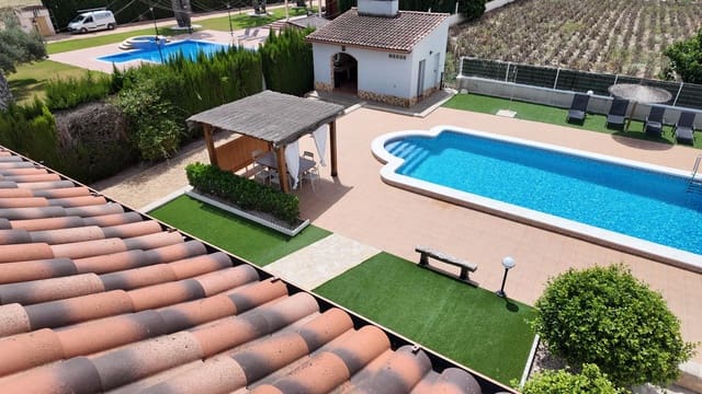 Chalet de 6 habitaciones en San Isidro en venta con piscina garaje - 720.000 € (Ref: 9927405)