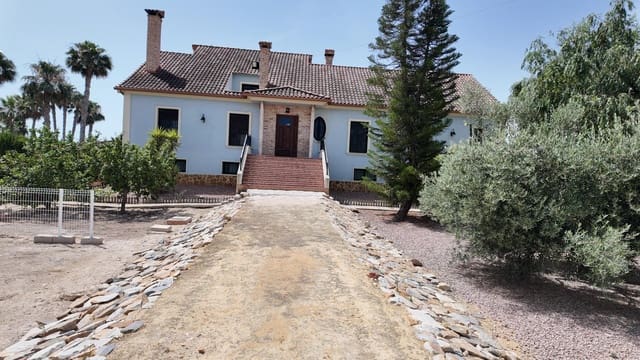 Chalet de 6 habitaciones en San Isidro en venta con piscina garaje - 720.000 € (Ref: 9927405)