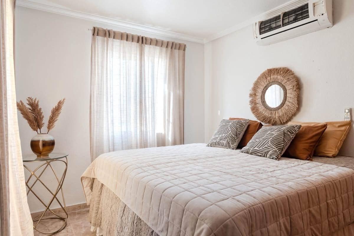 3 sypialnia Bungalow na sprzedaż w La Florida z basenem - 280 000 € (Ref: 9944162)