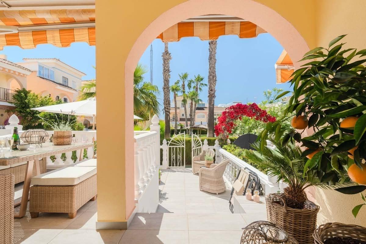 3 sypialnia Bungalow na sprzedaż w La Florida z basenem - 280 000 € (Ref: 9944162)