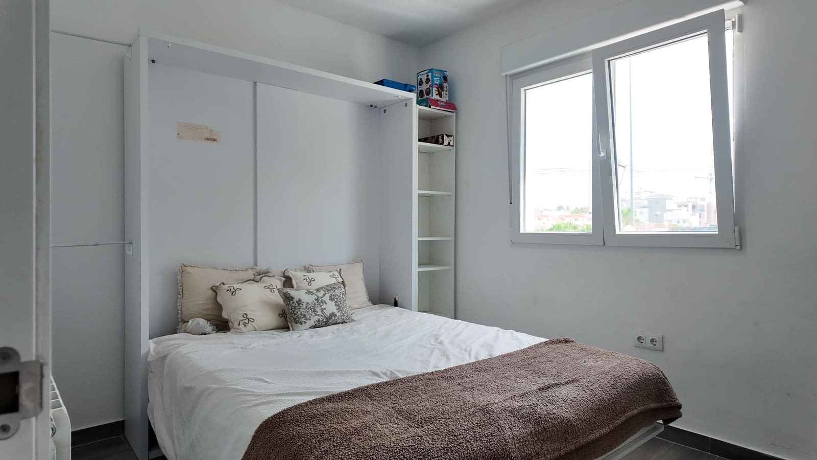 6 soveværelse Rækkehus til salg i Filipinas med swimmingpool garage - € 695.000 (Ref: 9966669)